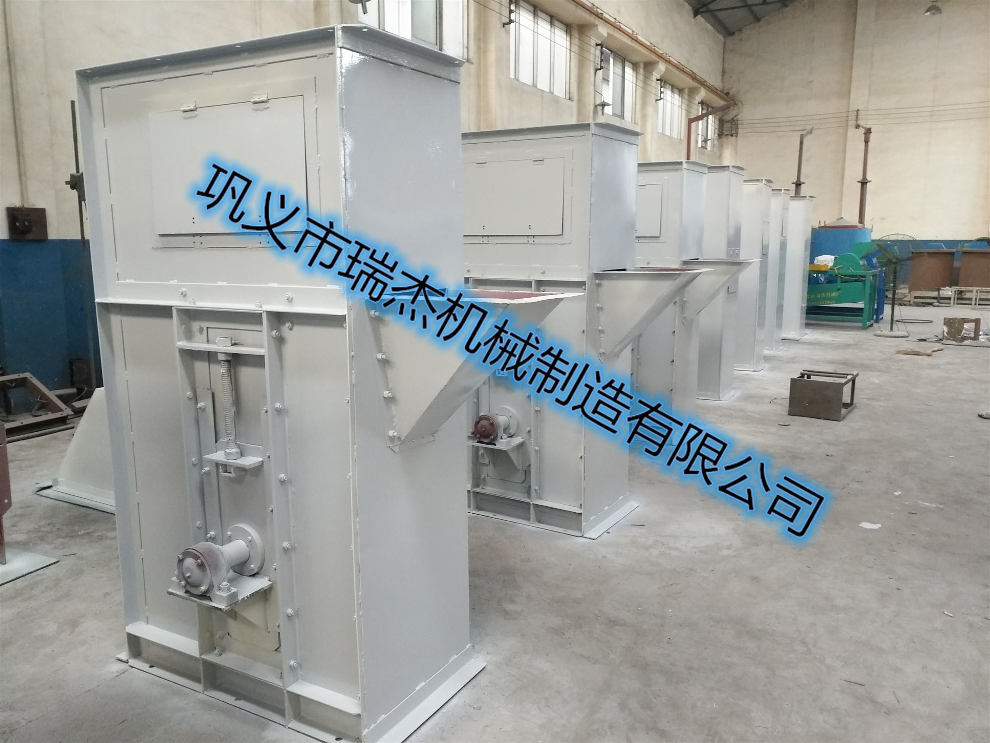 皮帶式斗提機